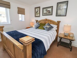 3 bedrooms, individually decorated, individually furnished, free WiFi - Coastal Retreat (Seahouses)