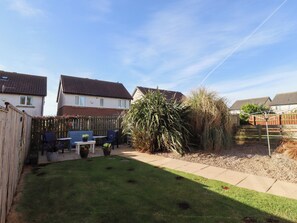 Property grounds - Coastal Retreat (Seahouses)