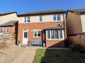 Exterior - Coastal Retreat (Seahouses)
