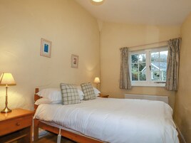 2 bedrooms, individually decorated, individually furnished, free WiFi