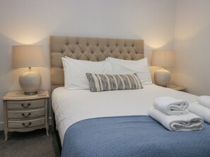 3 bedrooms, individually decorated, individually furnished, free WiFi - Edgemere Cottage (Grange-over-Sands)