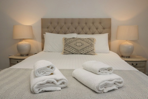 2 bedrooms, individually decorated, individually furnished, free WiFi