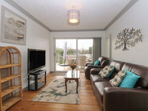 Living area - White Gables (Norwich)