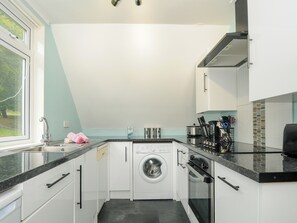Dishwasher, cookware/dishes/utensils