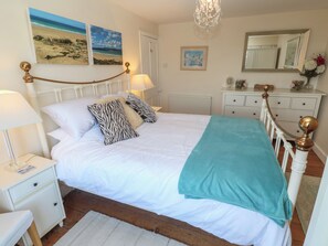 3 Schlafzimmer, individuell dekoriert, individuell eingerichtet