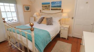 3 bedrooms, individually decorated, individually furnished, free WiFi