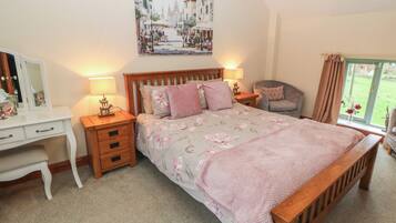 2 dormitorios, decoración individual, mobiliario individual