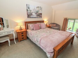 2 habitaciones, decoración personalizada y muebles diferentes 