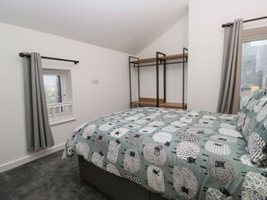 3 bedrooms, individually decorated, individually furnished, free WiFi