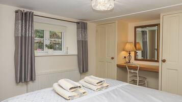 1 habitación, decoración personalizada y muebles diferentes