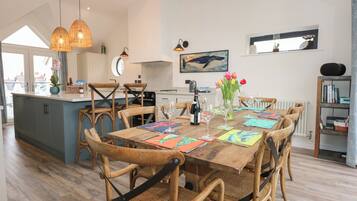 Cottage | Dining