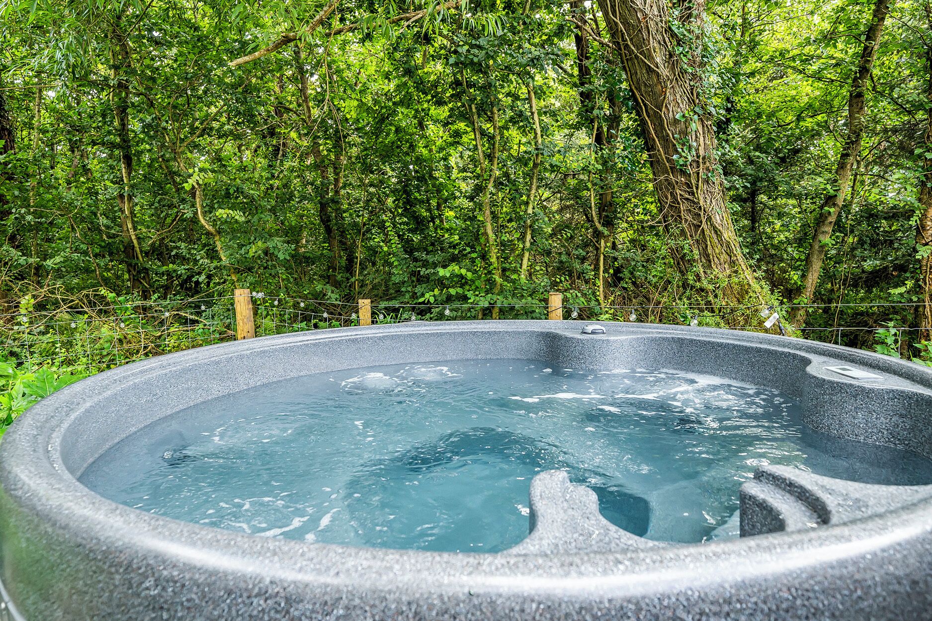 مغطس سبا خارجي