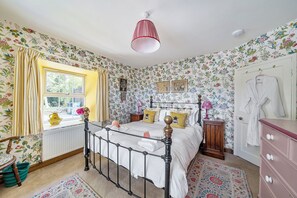 Mökki | 3 makuuhuonetta, yksilöllisesti sisustettu, yksilöllisesti kalustettu