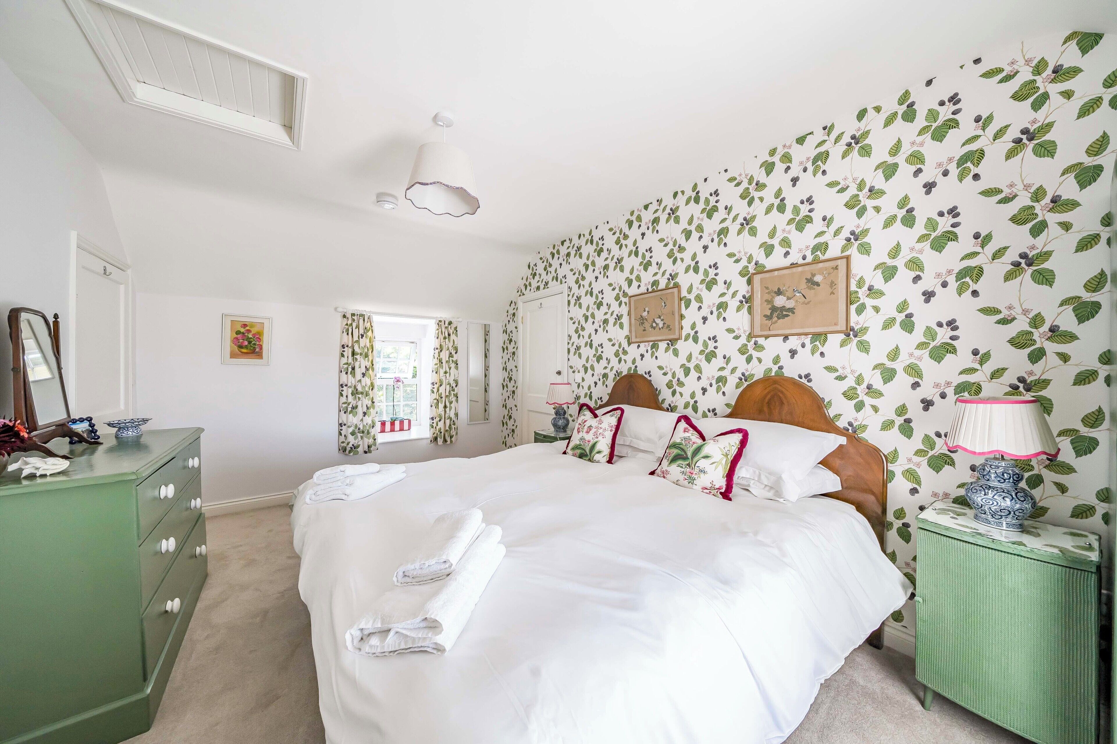 5 bedrooms, individually decorated, individually furnished, free WiFi