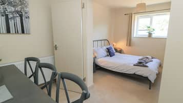 Cottage | 3 bedrooms, free WiFi, individually decorated, individually furnished