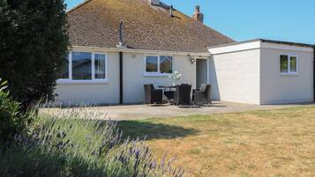 Cottage | Outdoor dining