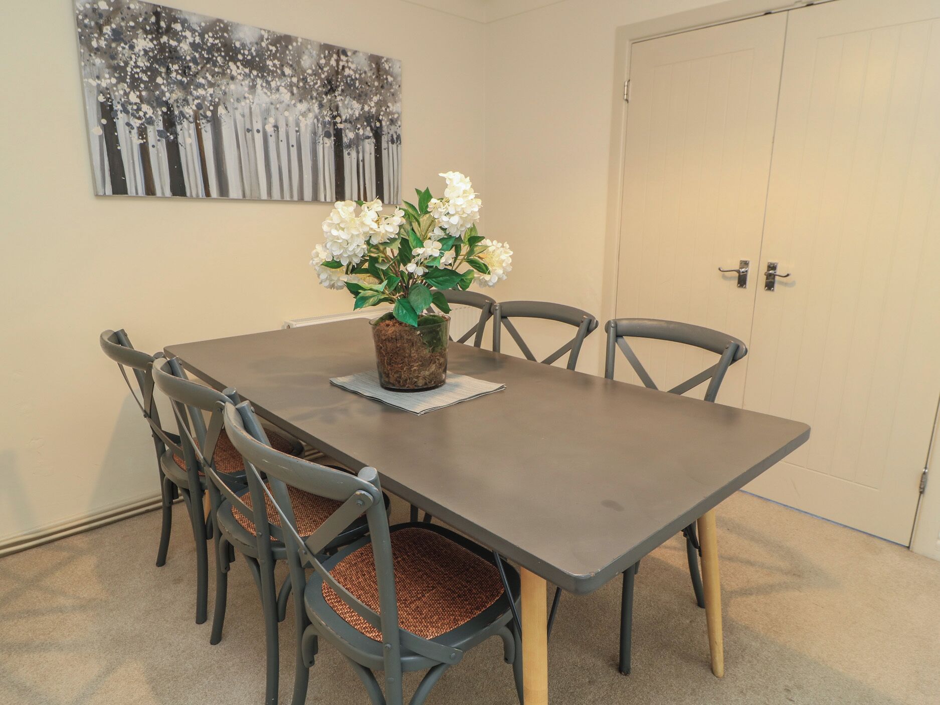 Cottage | Dining