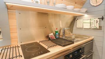 Cookware/dishes/utensils