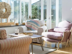 Living area - Moorlands Bungalow (Wadebridge)