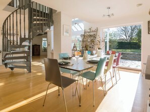 Dining - Moorlands Bungalow (Wadebridge)