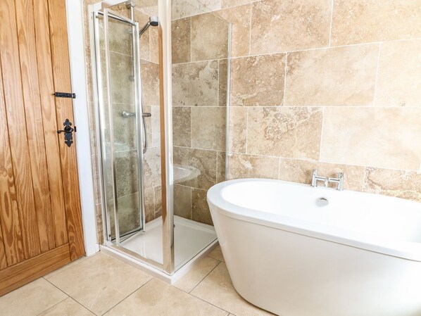 Cottage | Bathroom