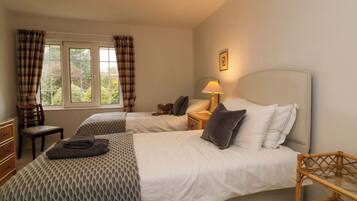 4 dormitorios, decoración individual, mobiliario individual