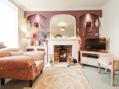 Cottage | Living area