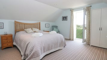 2 bedrooms, individually decorated, individually furnished, free WiFi