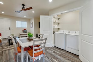 Dining - Terrific Smoke-Free Place in Heart of Kings Beach walking distance to Lake (Kings Beach)