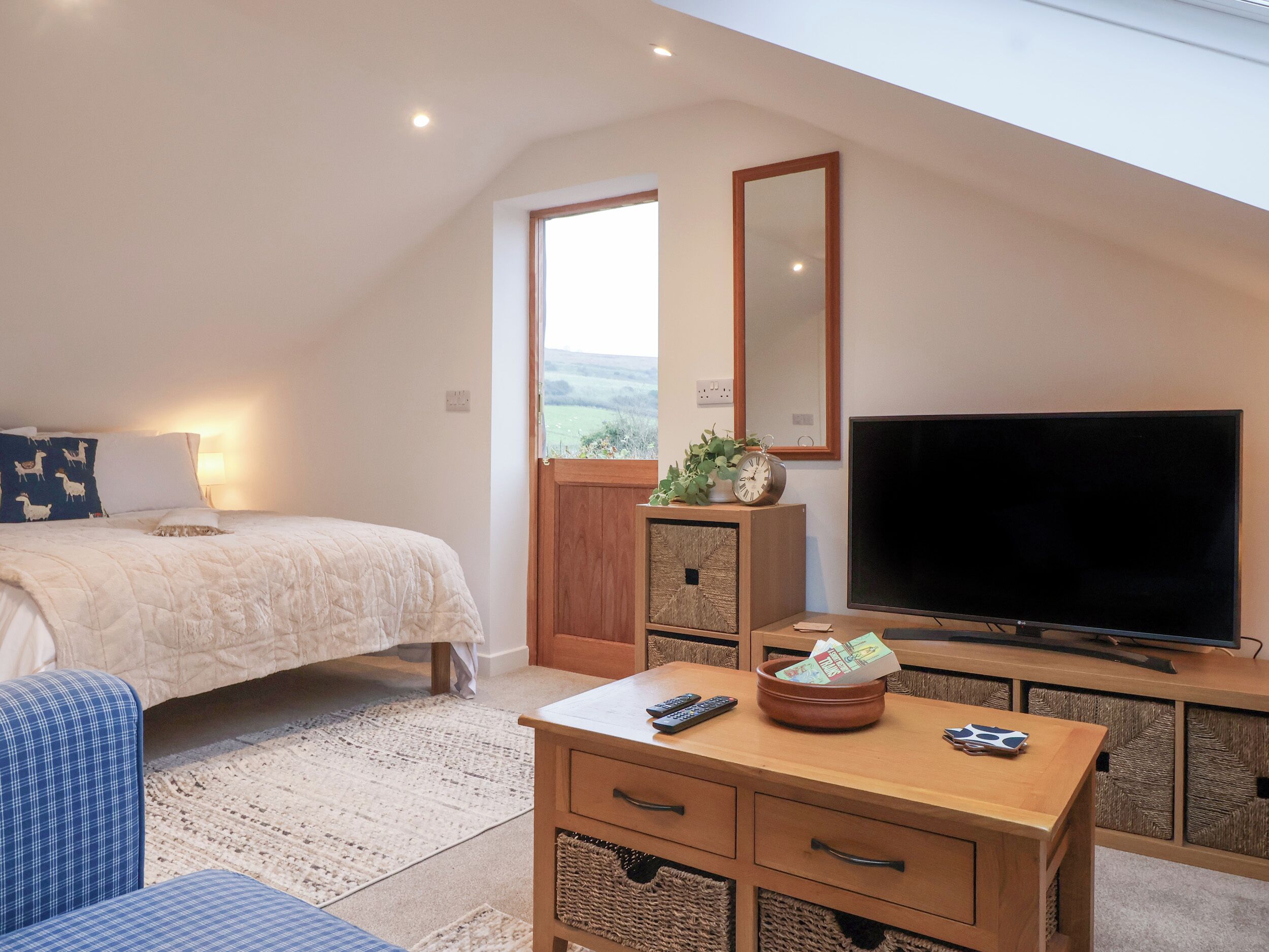 1 bedroom, individually decorated, individually furnished, free WiFi