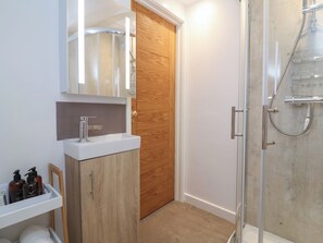 Shower - The Halt (Dorchester)