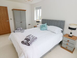 3 bedrooms, individually decorated, individually furnished, free WiFi
