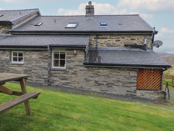 Outdoor dining - Ty Siabod (Betws-Y-Coed)