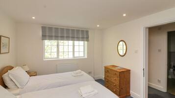 2 bedrooms, individually decorated, individually furnished, free WiFi