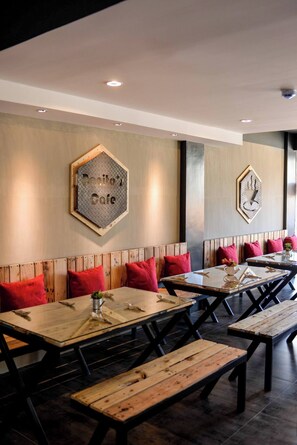 Restaurant - Bhive Hotel (Iloilo)