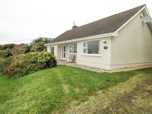 Exterior - Lakeview Lodge (Foxford)