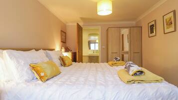 1 bedroom, individually decorated, individually furnished, free WiFi