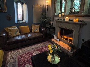 Cottage | Living area - St Edmunds Church (Bridlington)