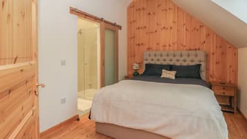 3 bedrooms, individually decorated, individually furnished, free WiFi