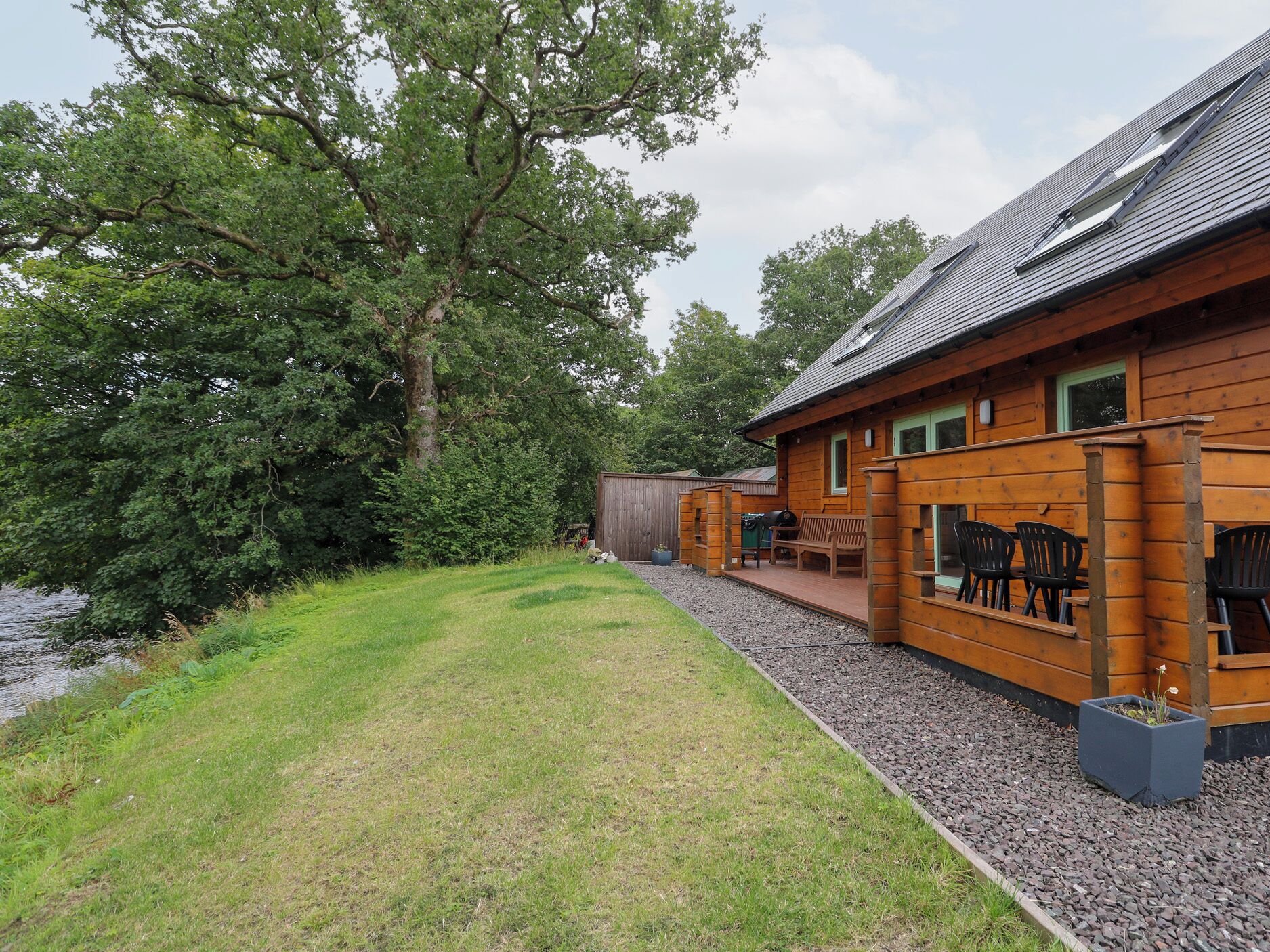 Cottage | Outdoor dining