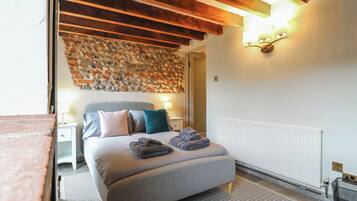 3 bedrooms, individually decorated, individually furnished, free WiFi