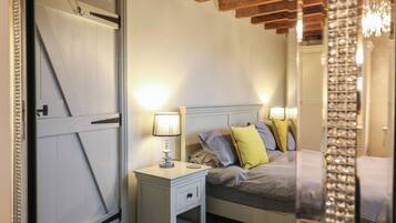 3 habitaciones, decoración personalizada y muebles diferentes