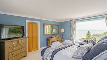 4 bedrooms, individually decorated, individually furnished, free WiFi