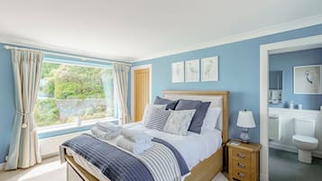 4 bedrooms, individually decorated, individually furnished, free WiFi