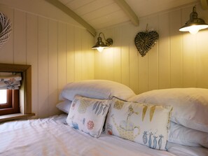 1 chambre, décoration personnalisée, ameublement personnalisé