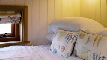 1 bedroom, individually decorated, individually furnished