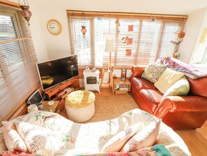 Living area - Little Eden by the Sea (Grimsby)