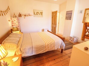 3 bedrooms, individually decorated, individually furnished, free WiFi