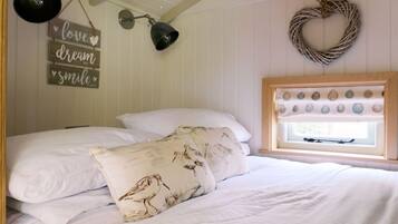 1 bedroom, individually decorated, individually furnished