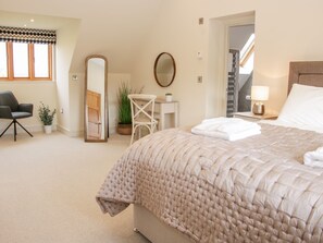 4 bedrooms, individually decorated, individually furnished, free WiFi